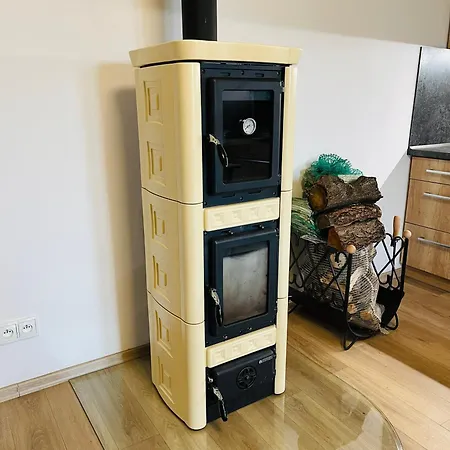 Jenys Usti Apartment