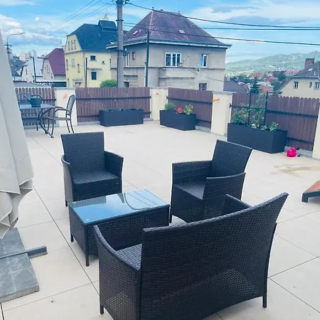 Jenys Usti Apartment